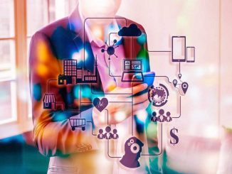 La principale différence entre le service client et l'expérience client réside dans le fait que l'expérience client implique tout le parcours client, y compris le service client.