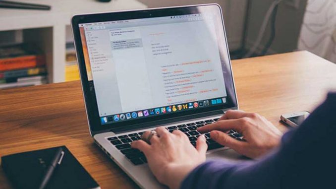 redacteur-web Depuis l’Internet, les blogs ont gagné en importance. De même pour les rédacteurs Web car ils fournissent les contenus pour maintenir l’intérêt des internautes.