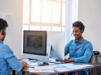Dirigez-vous vers un centre d’appel spécialiste en gestion de la relation client dans le secteur de l’automobile.