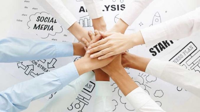 team-spirit Pour générer la motivation dans un centre d’appels, vous pouvez déceler les failles dans leur quotidien et y remédier. Par exemple, en les valorisant.