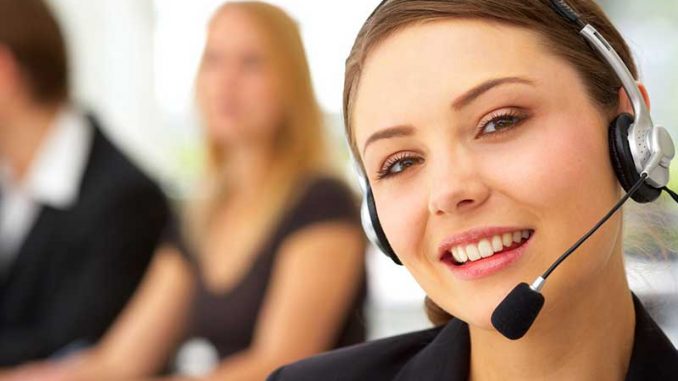 agent-hotline Pour nos aînés, la disponibilité et la réactivité de nos services d’assistance téléphonique sont d’une grande aide en cas d’urgence.