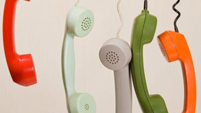 telephone1 Malgré les chamboulements que subit la relation client en ces temps de crise Covid-19, la téléphonie demeure le canal préféré des consommateurs.